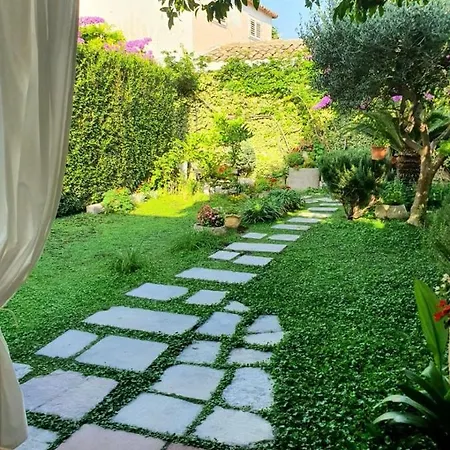 Garden - With A View *