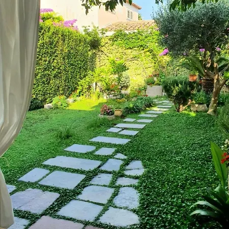 Casa de hóspedes Garden 2*