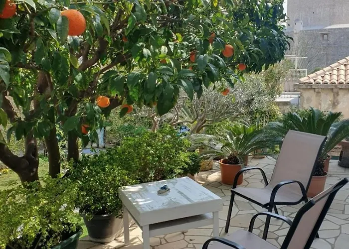 Garden Гостевой дом 2*